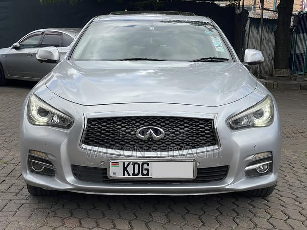 Nissan Skyline 2015 Silver