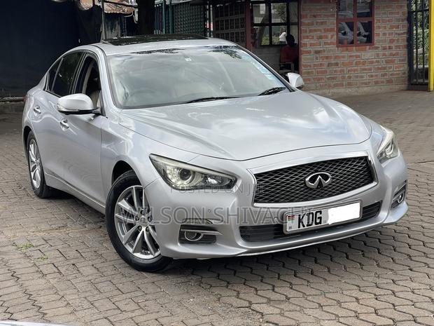 Nissan Skyline 2015 Silver