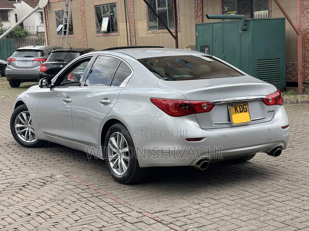 Nissan Skyline 2015 Silver