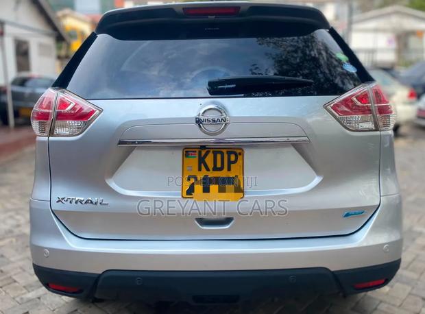 Nissan X-Trail 2016 Silver