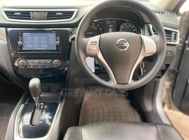 Nissan X-Trail 2016 Silver