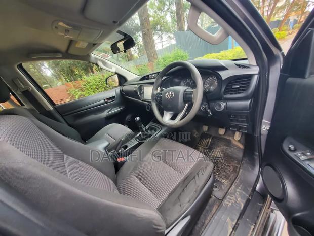 Toyota Hilux 2021 Gray