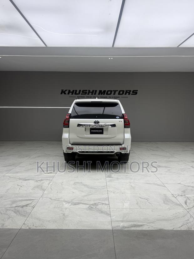Toyota Land Cruiser Prado 2019 White