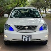 Toyota Harrier 2011 White for sale