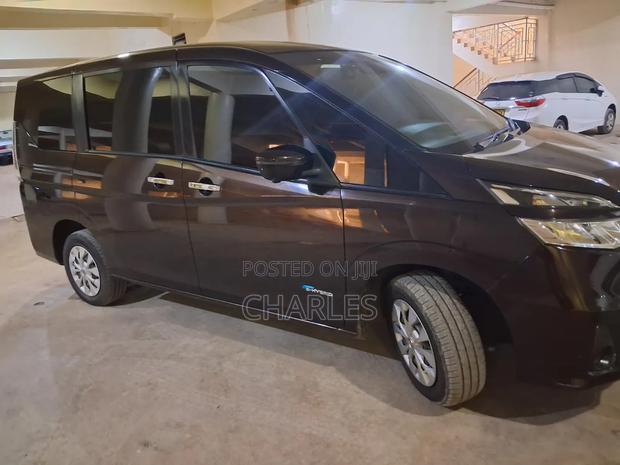 Nissan Serena 2016 Brown