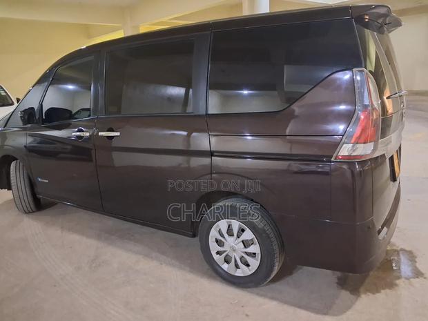 Nissan Serena 2016 Brown