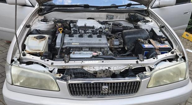 Toyota Corolla 2000 Beige