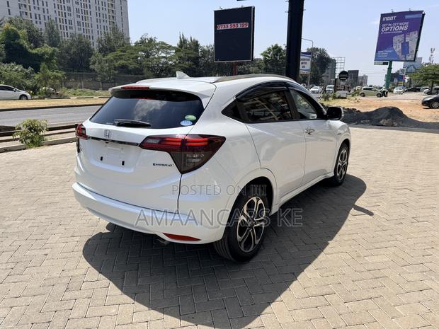 Honda Vezel 2019 White