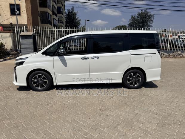 Toyota Voxy 2019 White