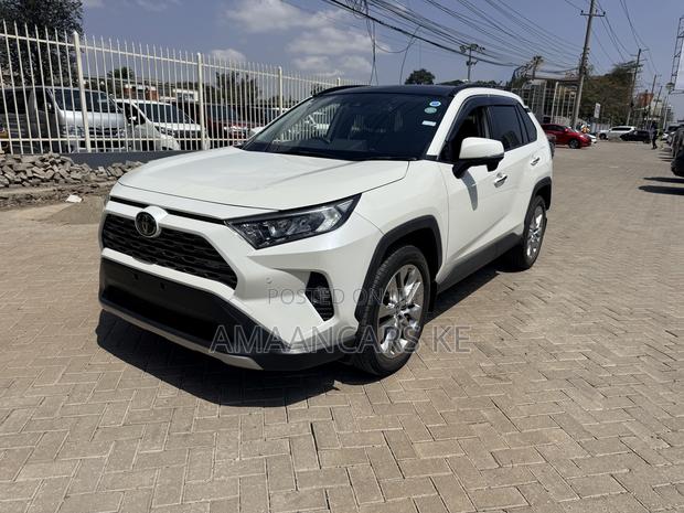 Toyota RAV4 XLE Premium 2021 White