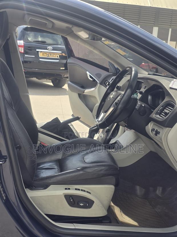 Volvo V40 2013 Blue