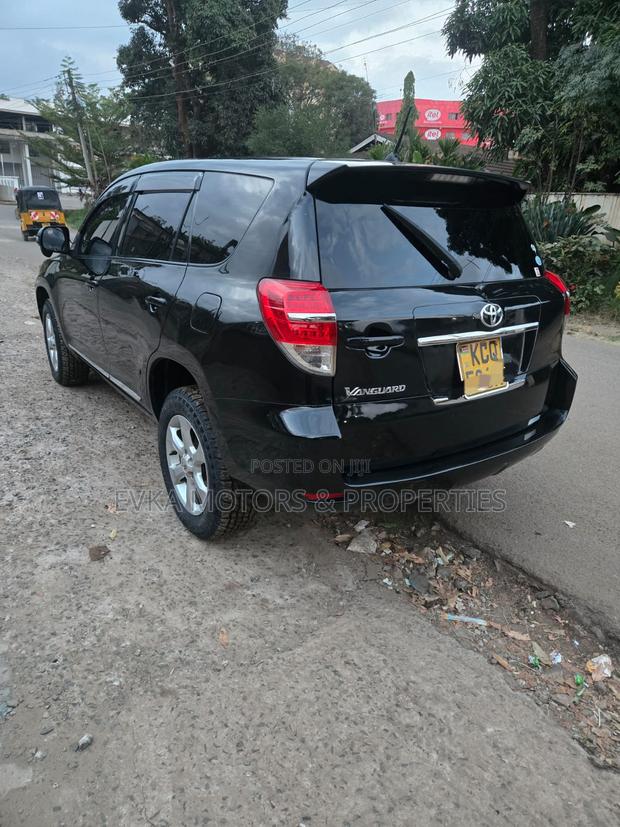 Toyota Vanguard 2011 Black