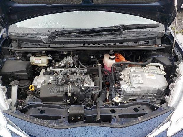 Toyota Vitz 1.5 FWD Hybrid 5dr 2019 Blue