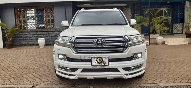 Toyota Land Cruiser 4.6 V8 ZX 2020 White