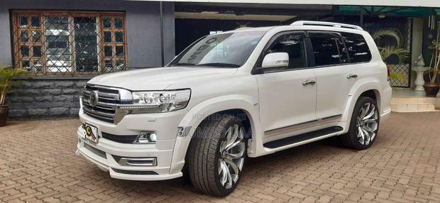 Toyota Land Cruiser 4.6 V8 ZX 2020 White