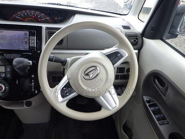 Daihatsu Tanto 660 FWD 2018 Silver