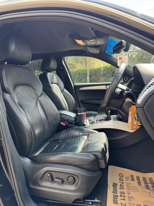 Audi Q5 2010 Black