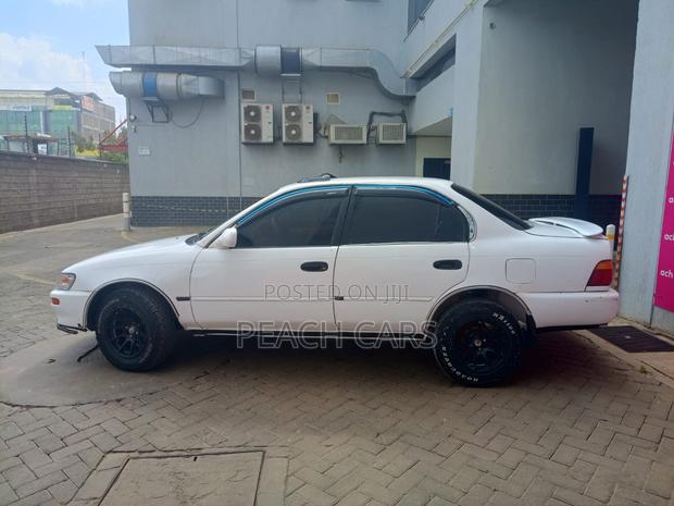 Toyota Corolla 1992 White