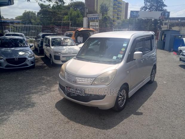 Mitsubishi Delica 2012 Silver