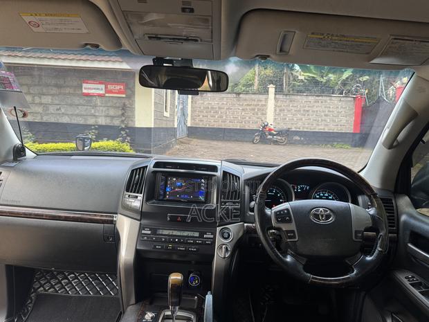 Toyota Land Cruiser 2010 Black