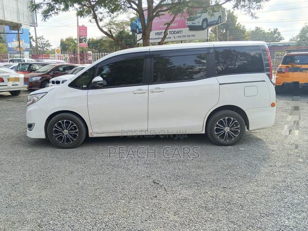 Toyota Noah 2019 White
