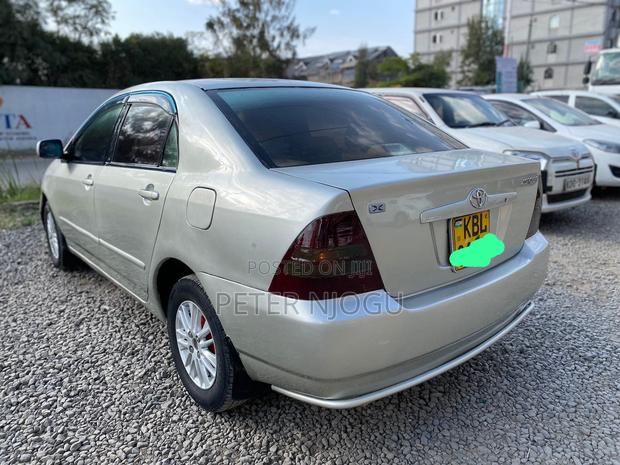 Toyota Corolla 2004 Gold