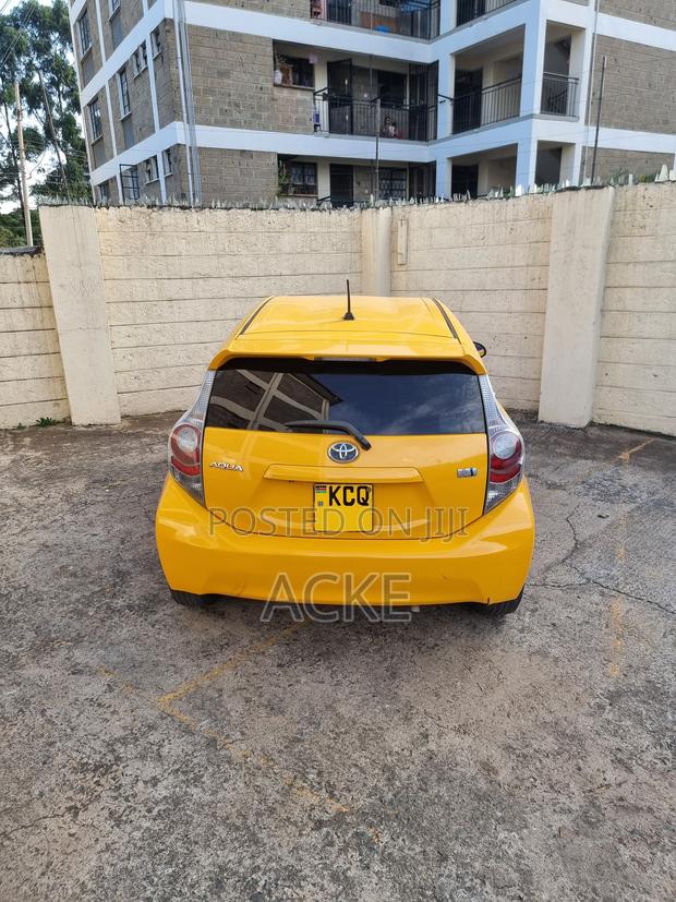 Toyota Aqua 2012 Yellow
