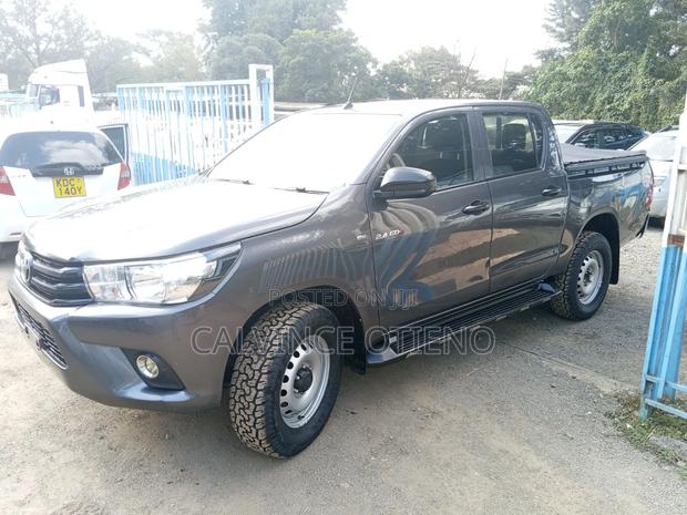 Toyota Hilux 2021 Black