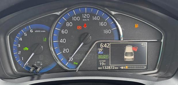 Toyota Axio 1.5 Hybrid 2WD 2019 Silver