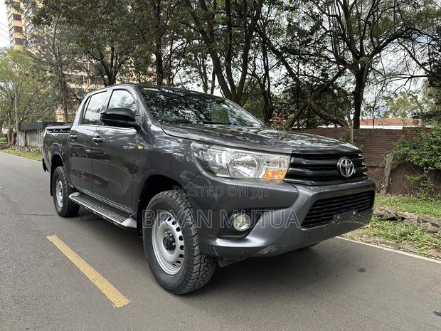 Toyota Hilux Revo Double Cab Deisel 2.4 RWD 2021 Gray
