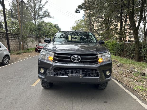 Toyota Hilux Revo Double Cab Deisel 2.4 RWD 2021 Gray