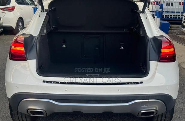 Mercedes-Benz GLA-Class 2019 White