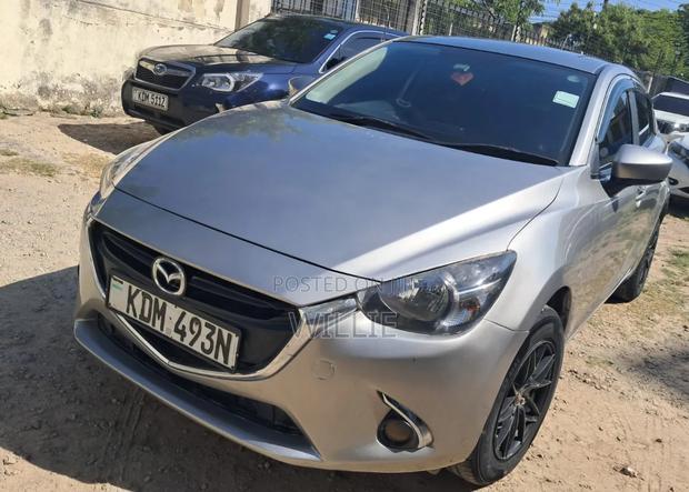 Mazda Demio 2016 Silver