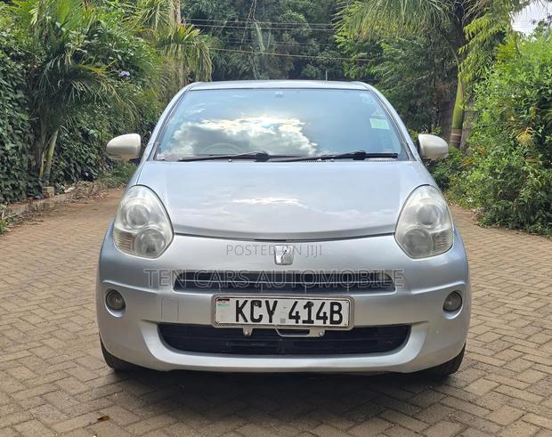 Toyota Passo 2012 Silver