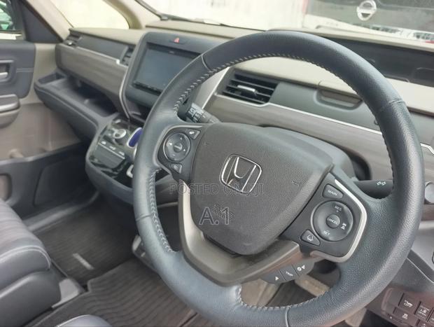 Honda Freed 2019 Red