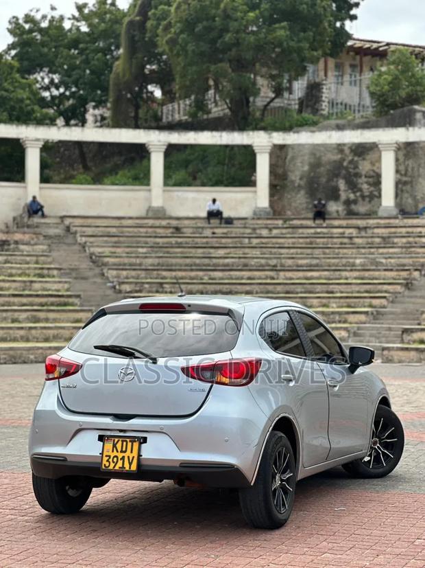 Mazda 2 2018 Silver