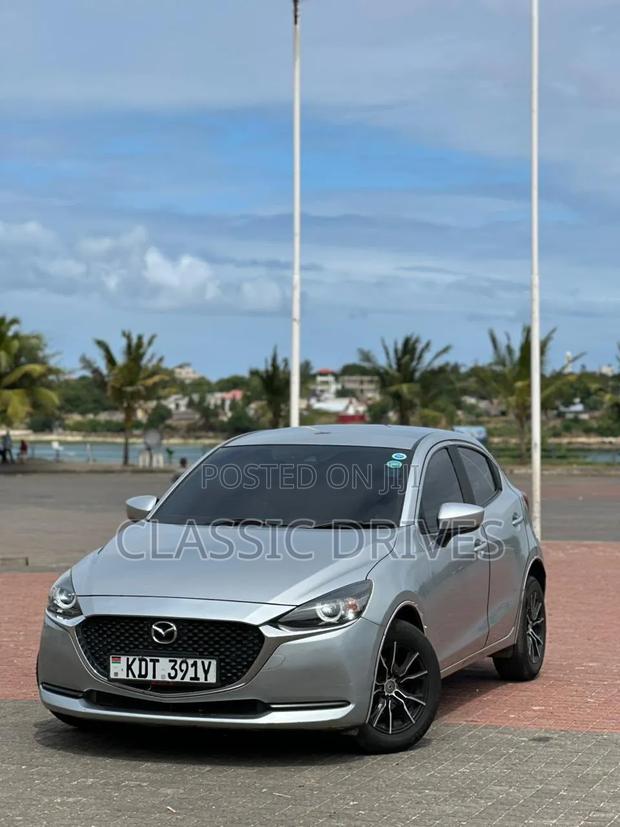 Mazda 2 2018 Silver