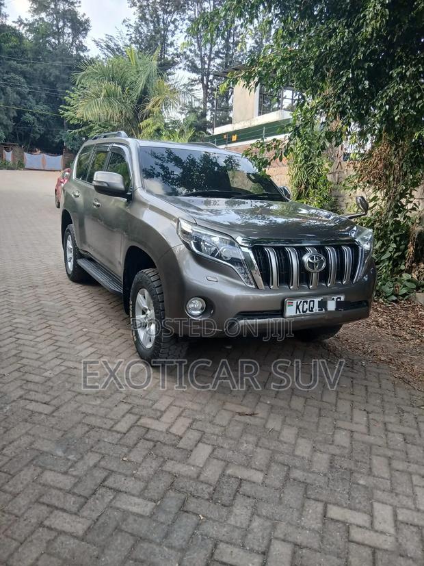 Toyota Land Cruiser 2015 Gray