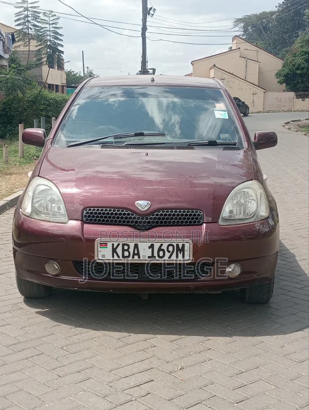 Toyota Vitz 2001 Maroon