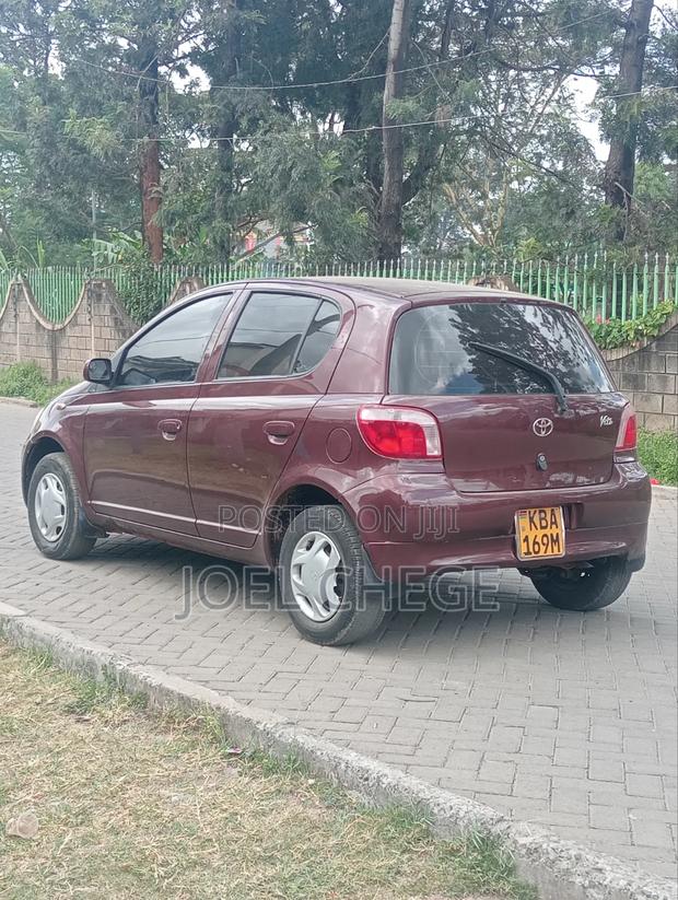 Toyota Vitz 2001 Maroon