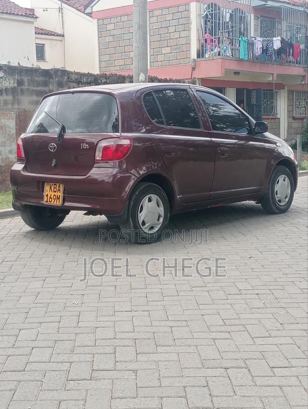 Toyota Vitz 2001 Maroon