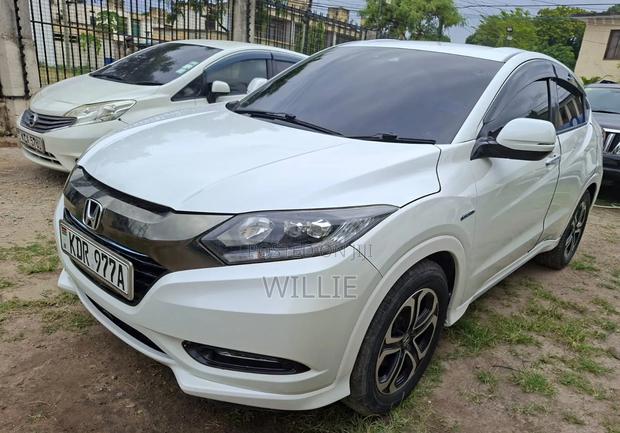 Honda Vezel 2017 White