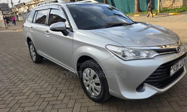 Toyota Corolla Fielder 2015 Silver