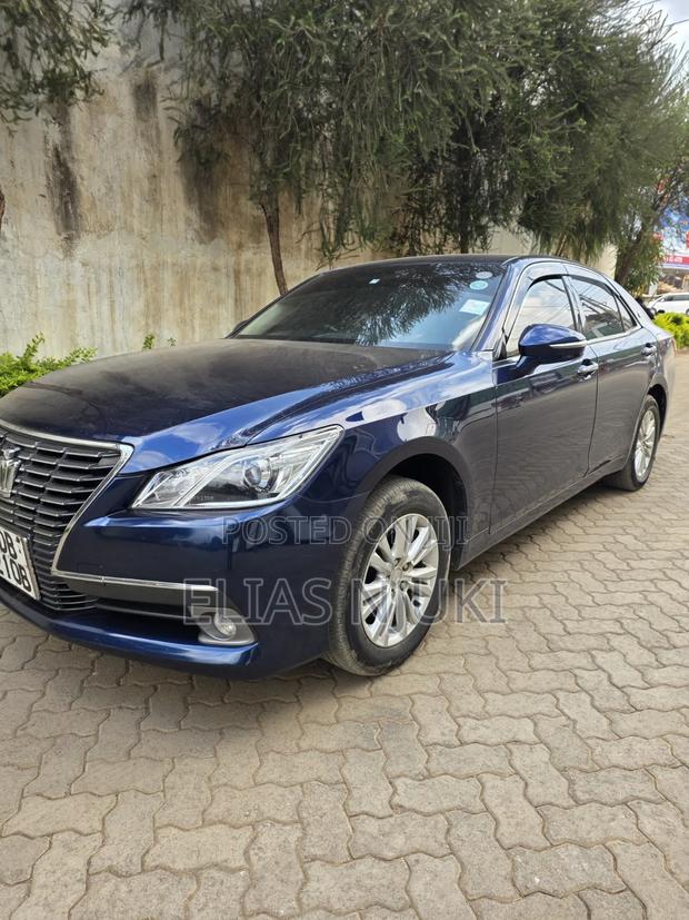 Toyota Crown 2015 Blue