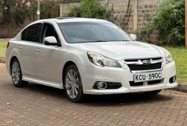 Subaru Legacy 2012 Pearl
