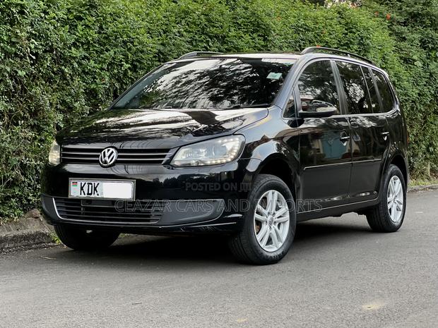 Volkswagen Touran 2015 Black