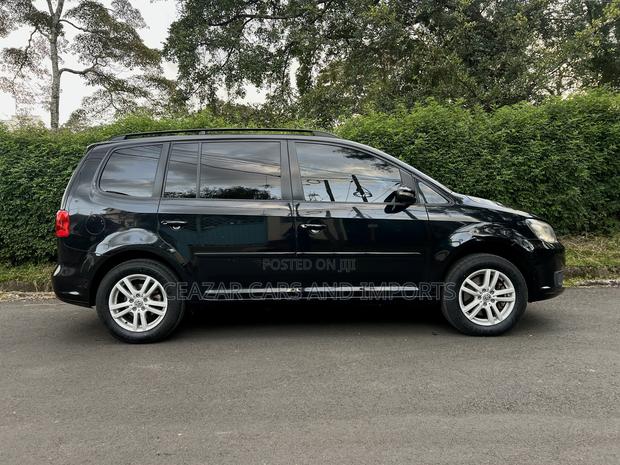 Volkswagen Touran 2015 Black