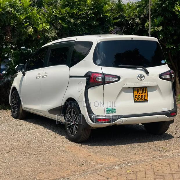 Toyota Sienta 2020 Off white