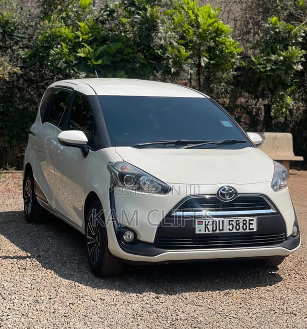Toyota Sienta 2020 Off white