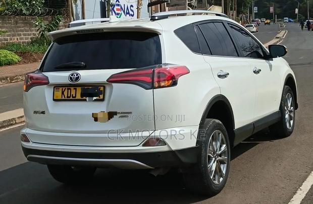 Toyota RAV4 2016 White